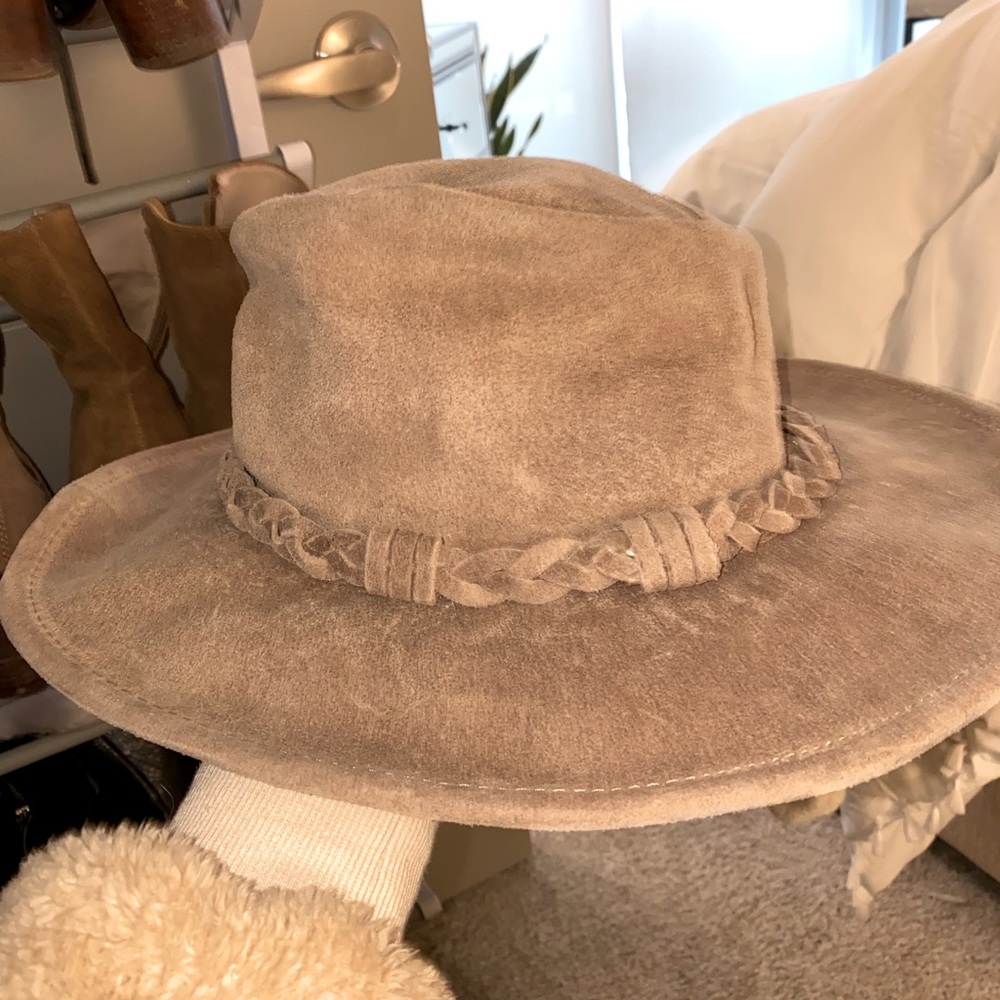 Genuine leather Minnetonka cowboy hat